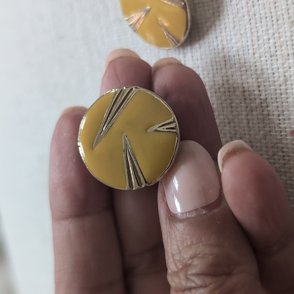 Simple Round Clip Earrings - Yellow Color Earring Ear Clip - Picture 7 of 8